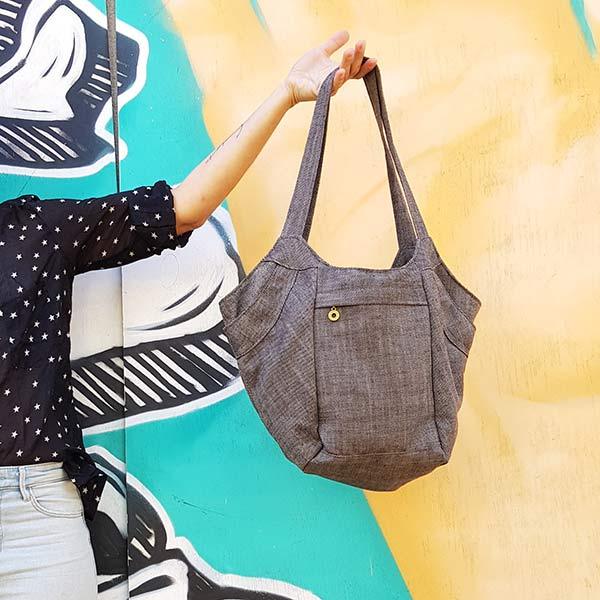 Women's canvas crossbody bag: the perfect choice for combining fashion and comfort