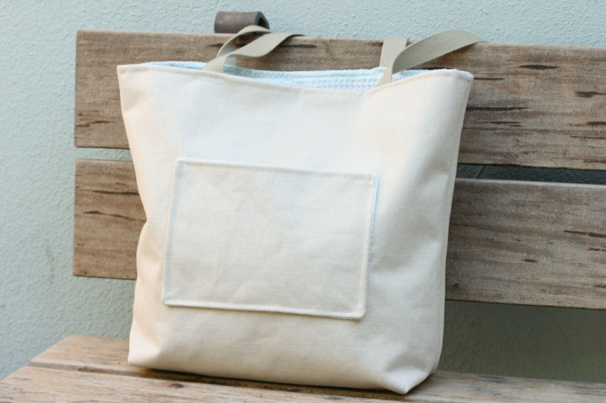 Canvas Beach Bag: The Perfect Companion for Every Beach Visit