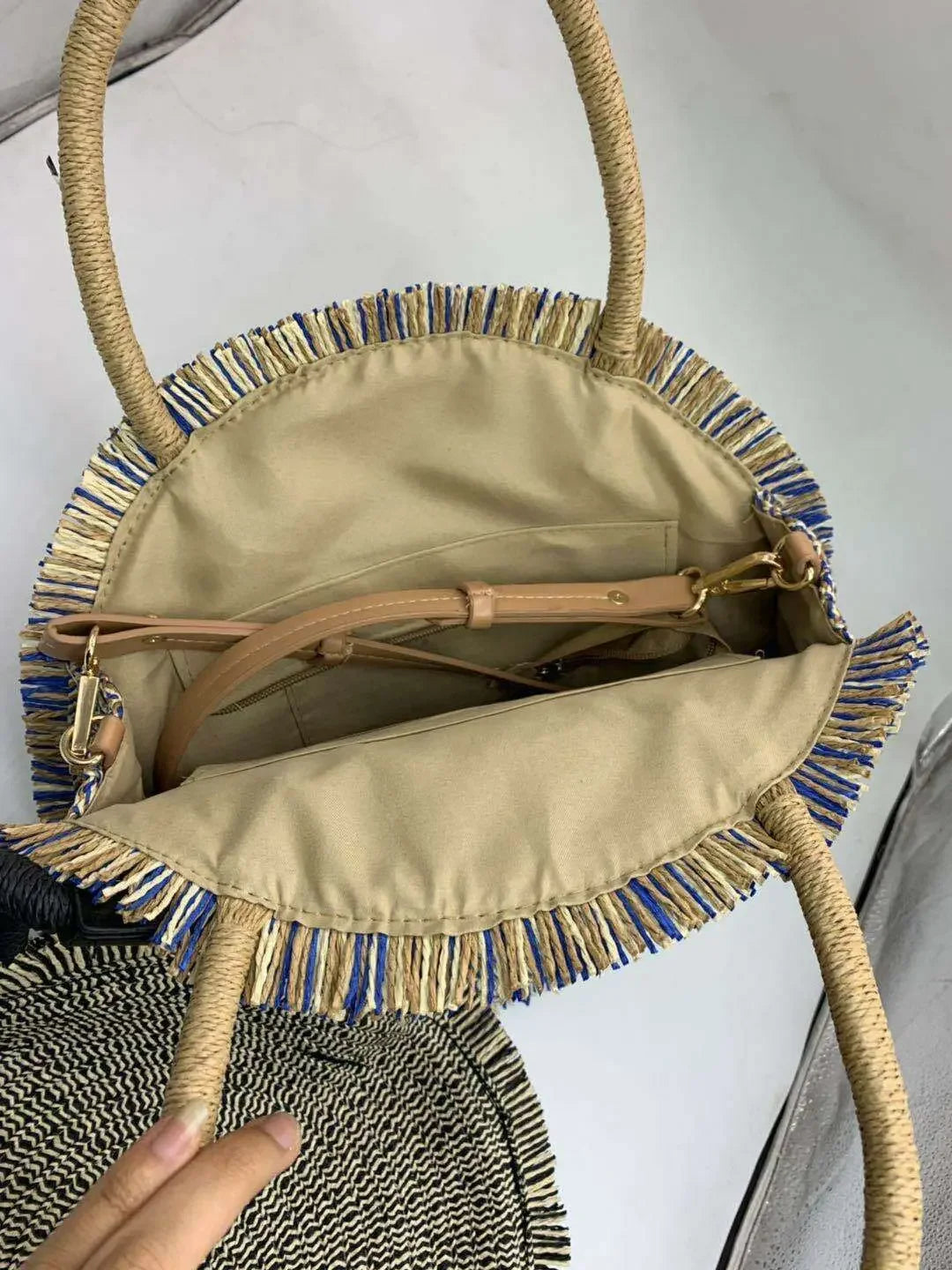 תיק עגול קלוע עם קצוות צבעוניים לנשים Kazum