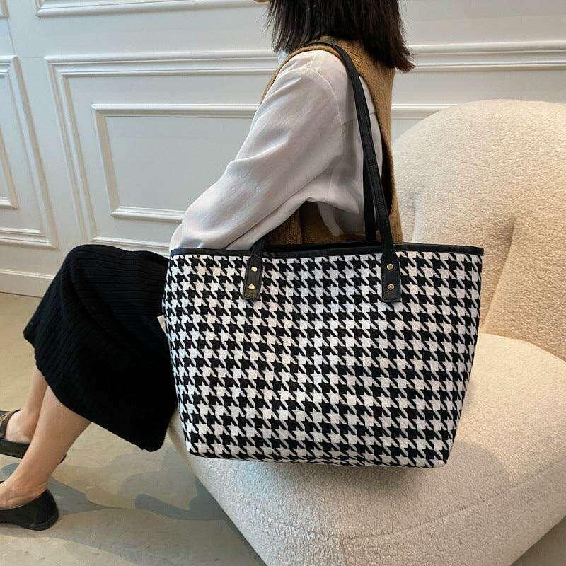 Women's chevron pattern shoulder bag