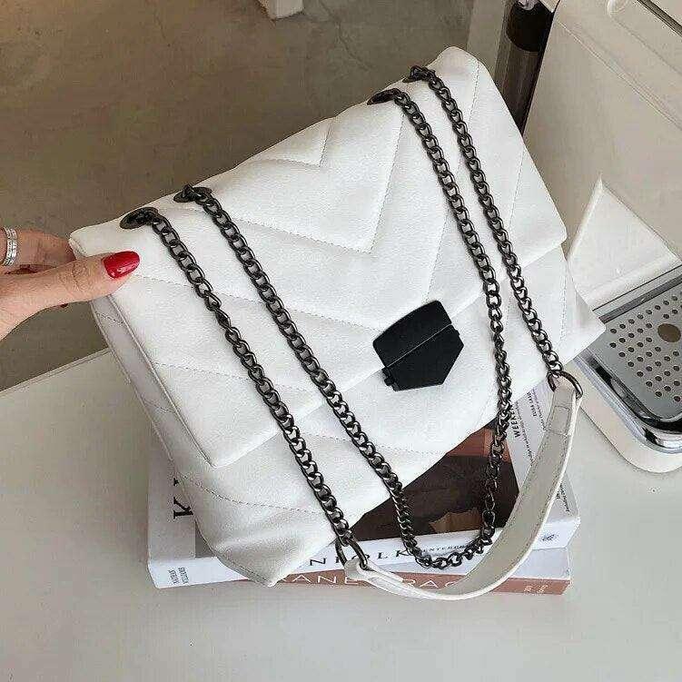 A designer shoulder bag for women – a combination of fashion and comfort