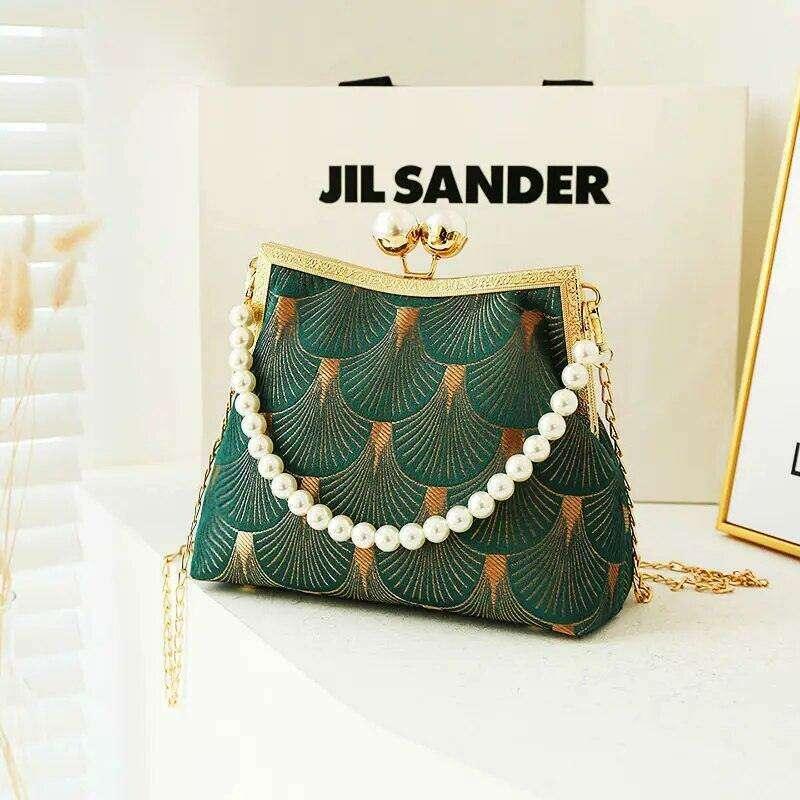 תיקי ערב יוקרתיים לנשים בעיצוב אמנותי