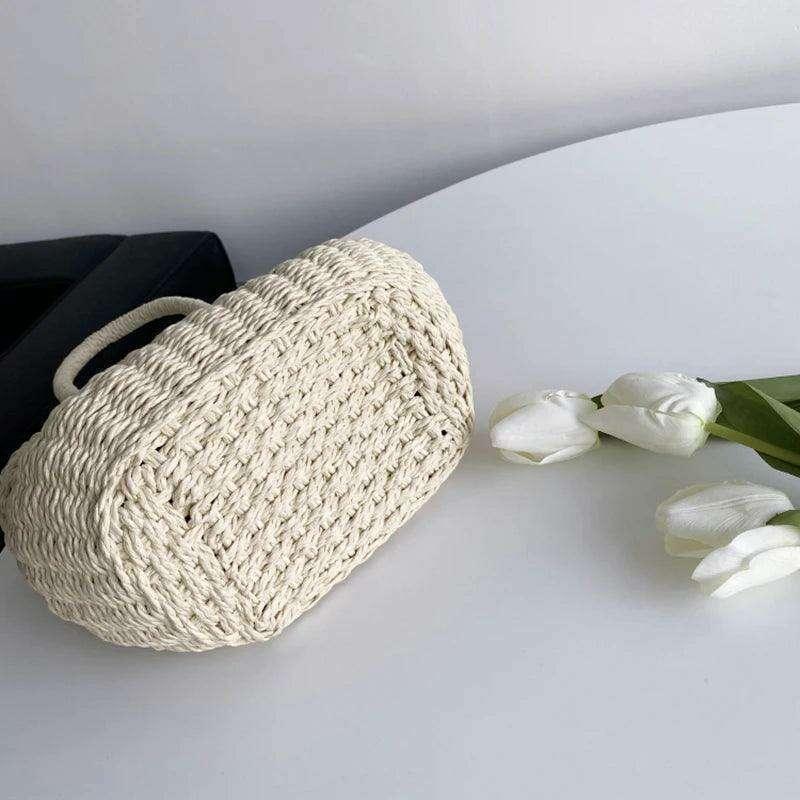 תיק קש לכתף אופנתי: הסטייל שמדבר בעד עצמו