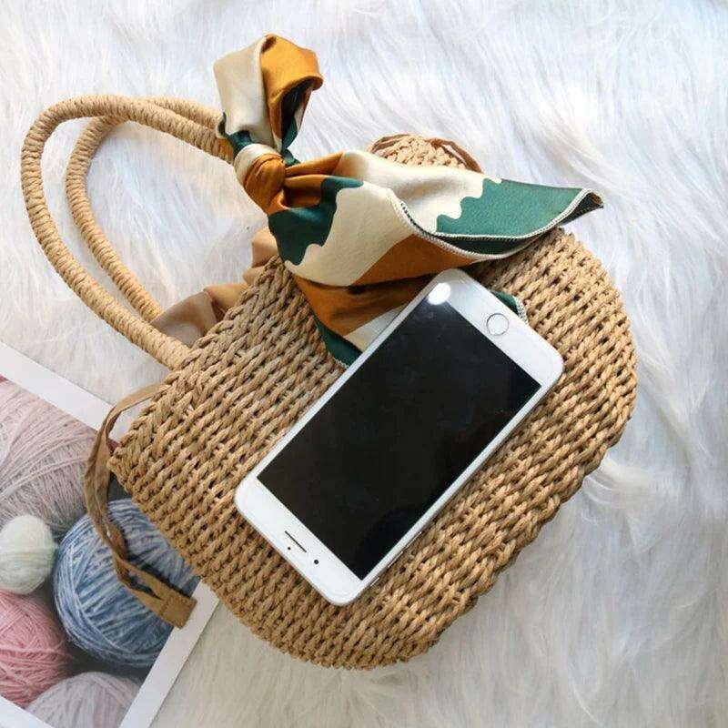 תיק קש לכתף אופנתי: הסטייל שמדבר בעד עצמו