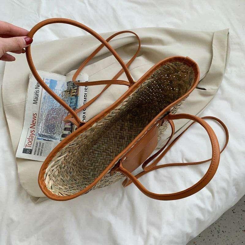 תיק קש מעוצב לנשים עם נגיעות עור