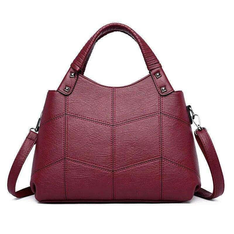 A feminine shoulder bag with a classic and durable design