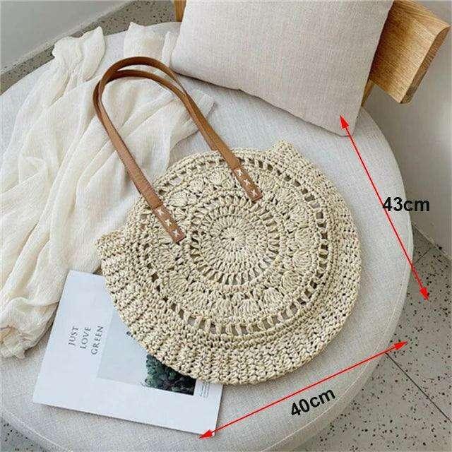 Round straw bag for women – perfect summer style