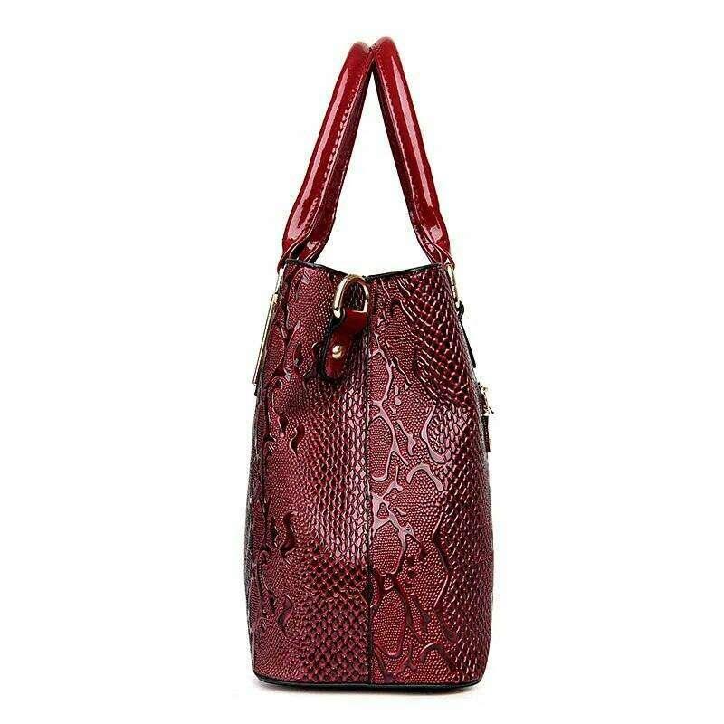 Luxurious leather bag for women in a snake print design