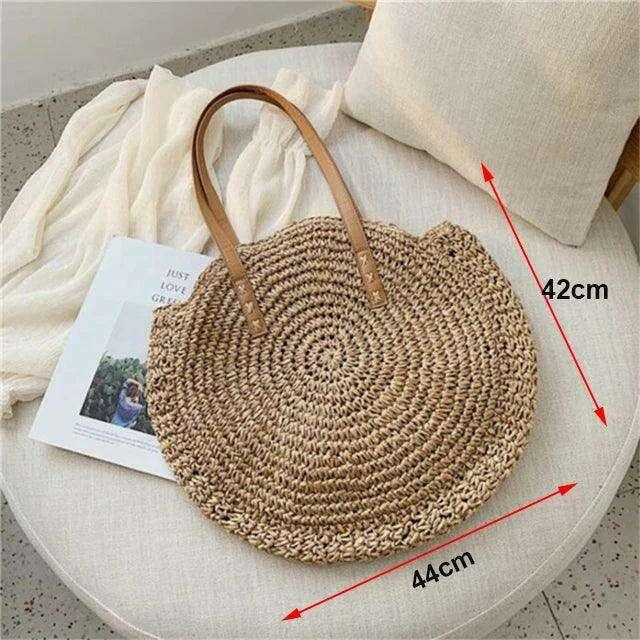 Round straw bag for women – perfect summer style