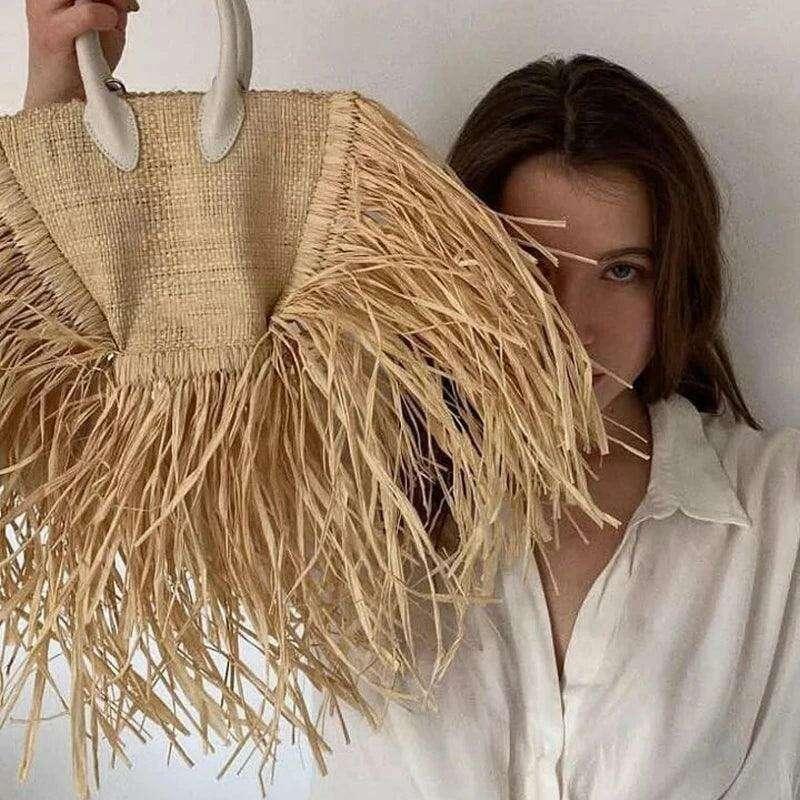 תיק קש בעיצוב פראי לנשים