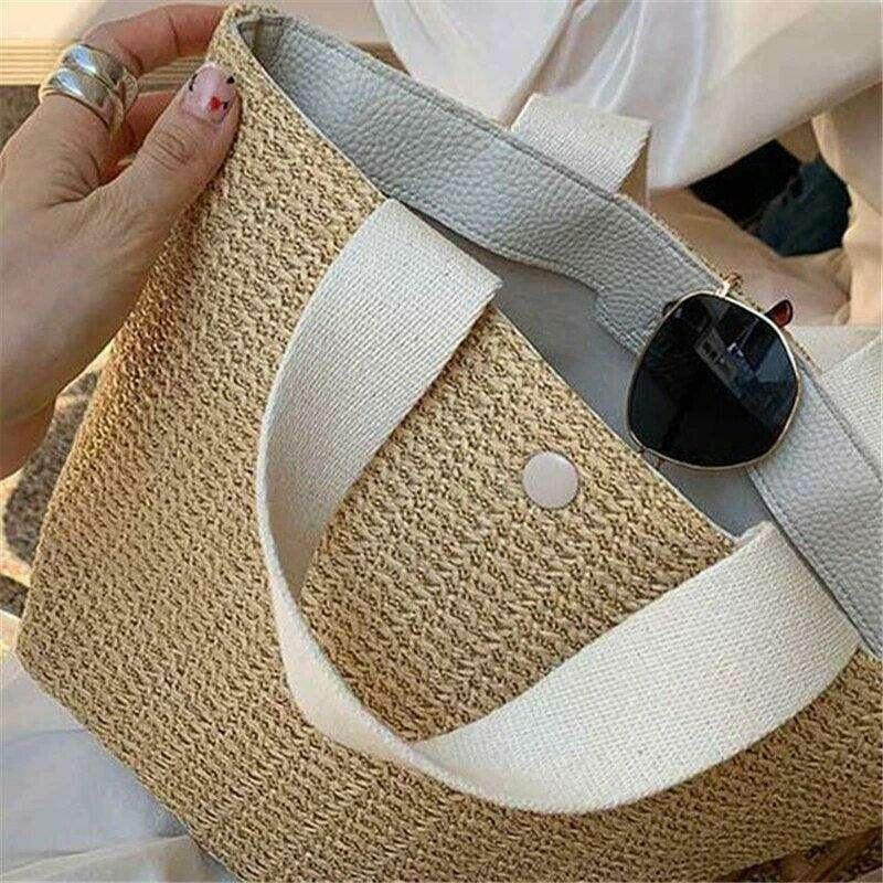 Women's straw handbag