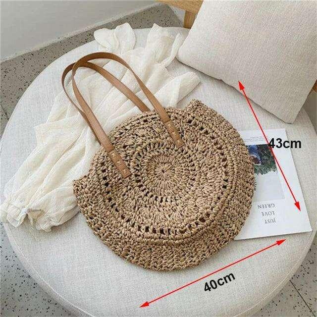Round straw bag for women – perfect summer style