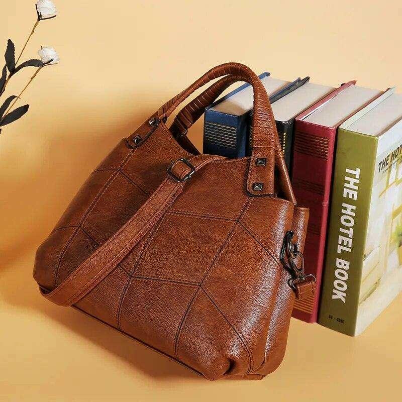 A feminine shoulder bag with a classic and durable design