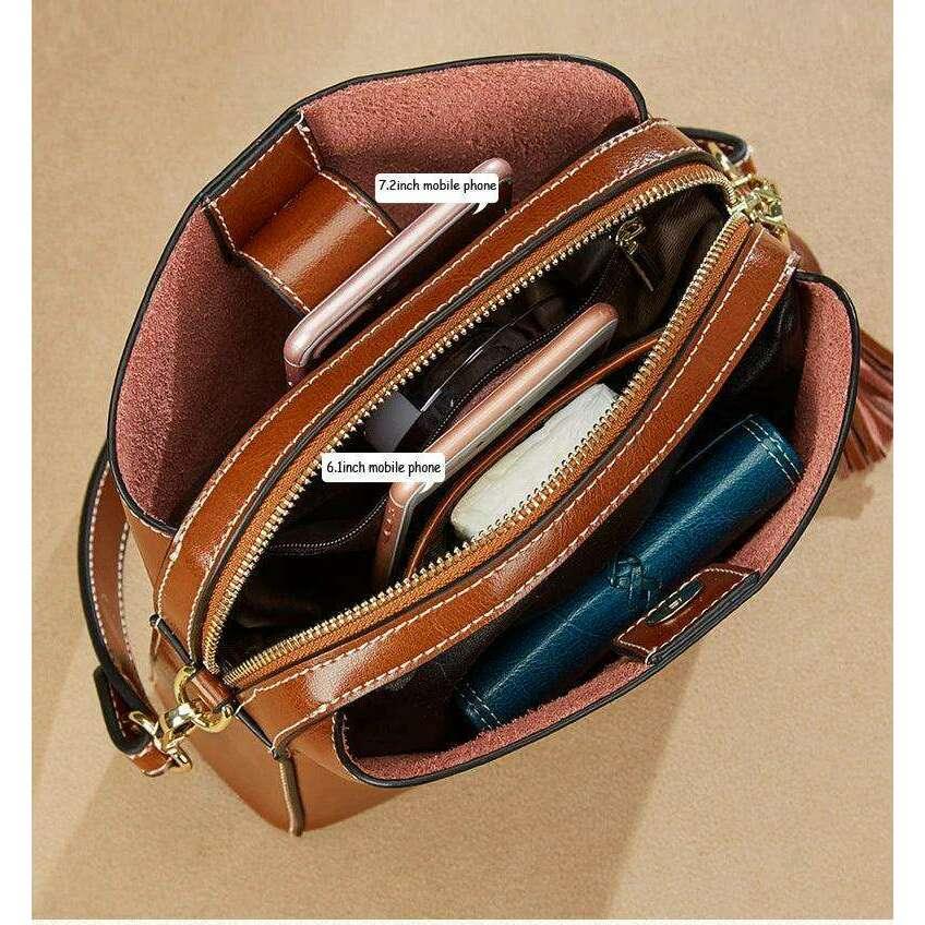 Women's classic leather shoulder bag