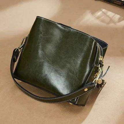 Women's classic leather shoulder bag
