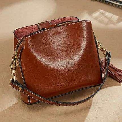 Women's classic leather shoulder bag