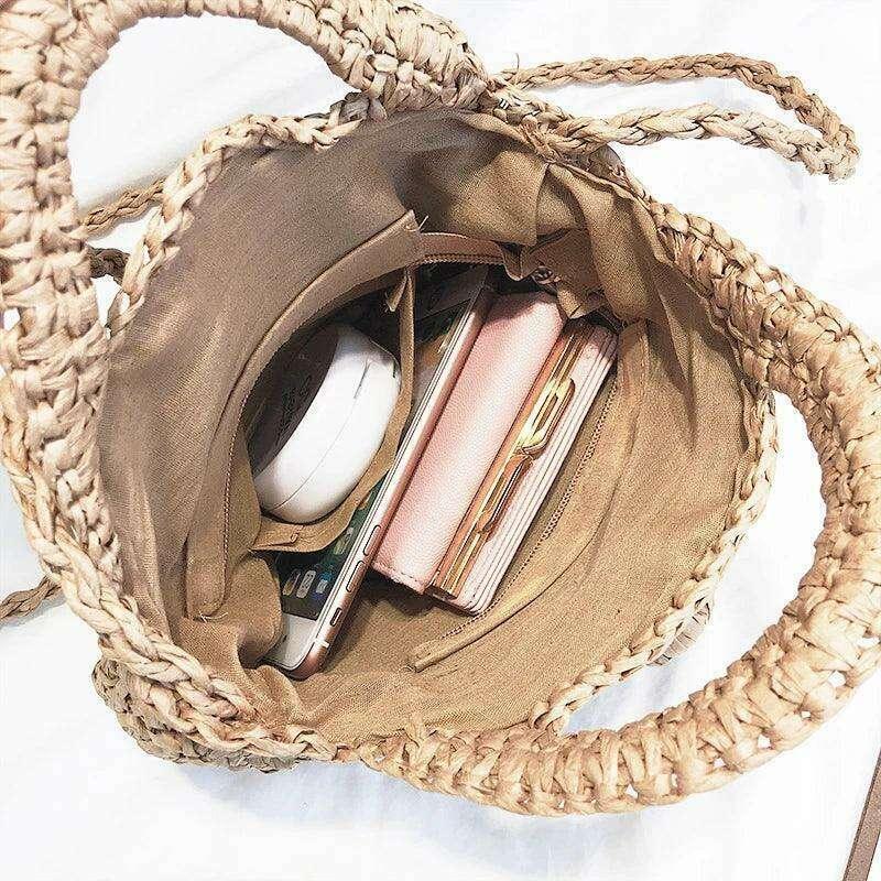 תיק צד עגול בעבודת יד - עיצוב טבעי ואותנטי