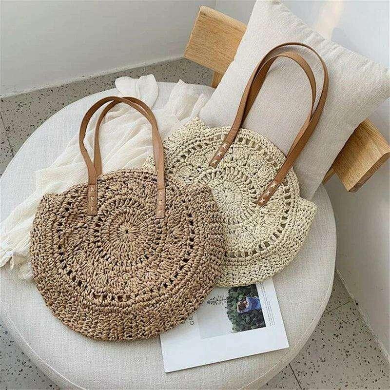 Round straw bag for women – perfect summer style