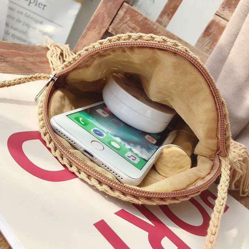 תיק מקרמה עגול עם פרנזים