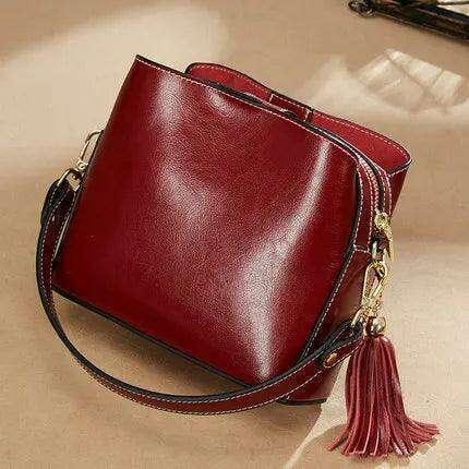 Women's classic leather shoulder bag