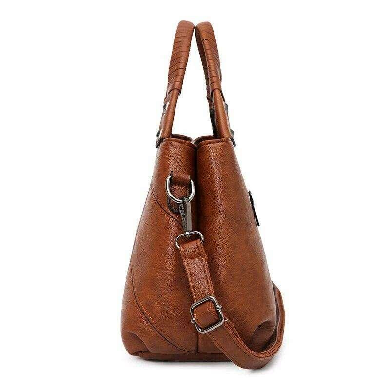 A feminine shoulder bag with a classic and durable design