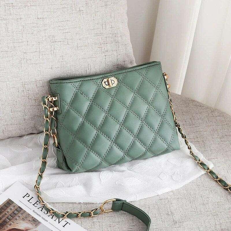 Fashionable shoulder bag for women