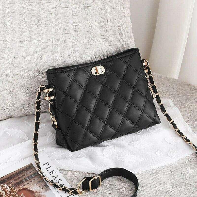 Fashionable shoulder bag for women