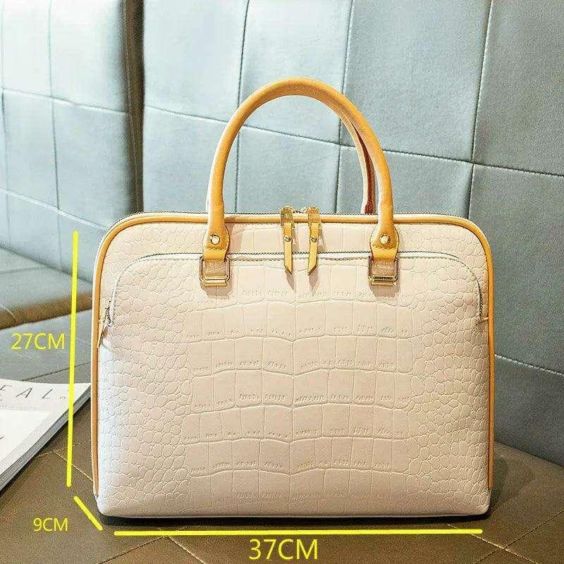 Crocodile-effect leather handbag for women - a combination of elegance and functionality