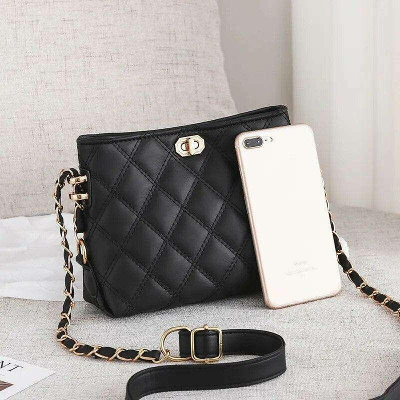 Fashionable shoulder bag for women