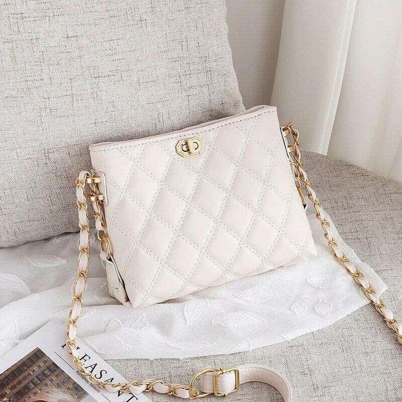 Fashionable shoulder bag for women