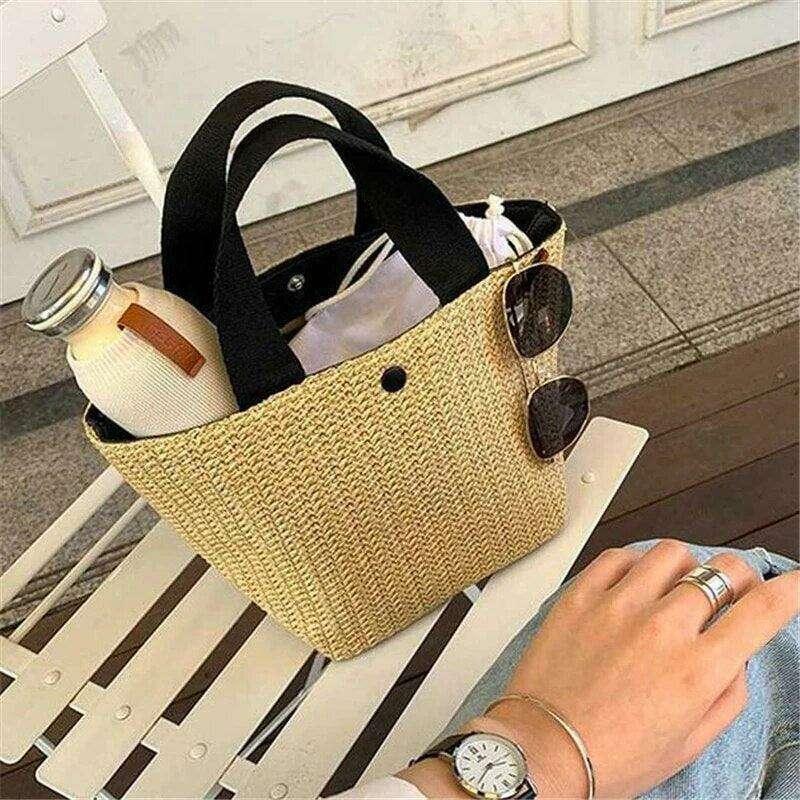 Women's straw handbag