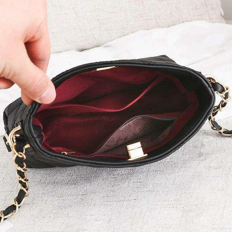 Fashionable shoulder bag for women