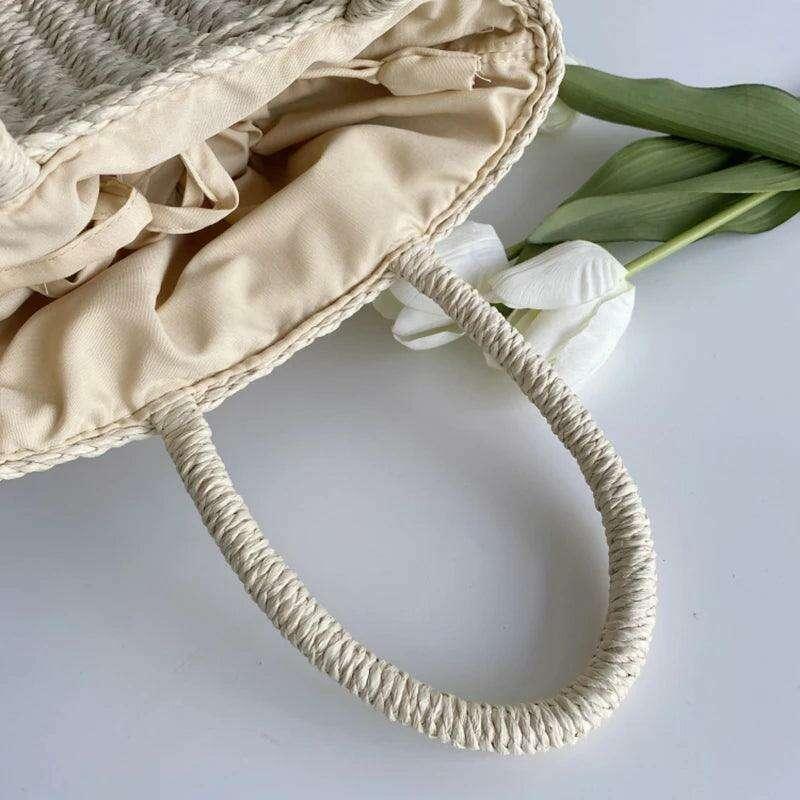 תיק קש לכתף אופנתי: הסטייל שמדבר בעד עצמו