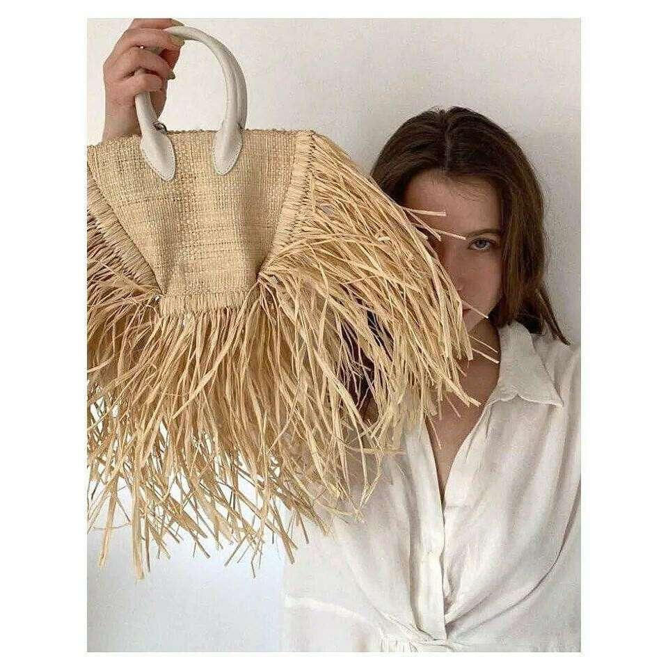 תיק קש עם עיטור פרנזים לנשים