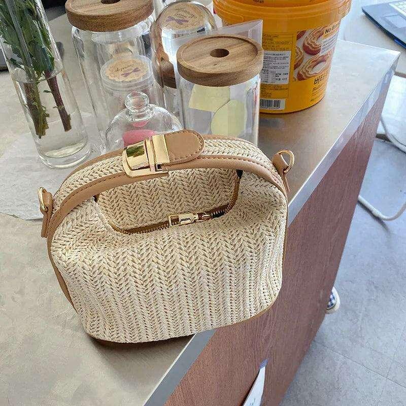 תיק קש מרובע בעיצוב יוקרתי