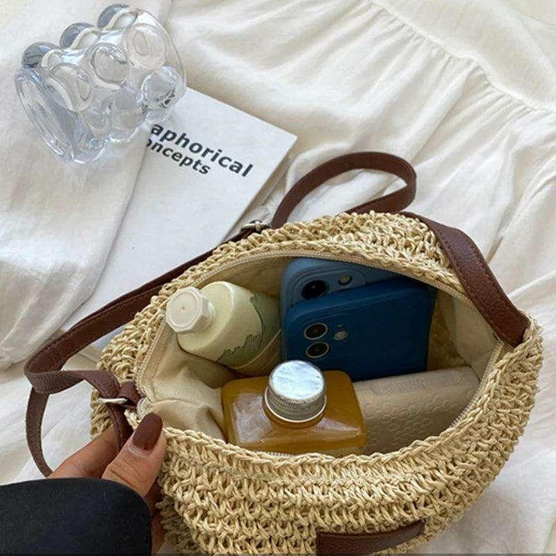 תיק צד קש בעיצוב בוהמייני עם רצועת עור