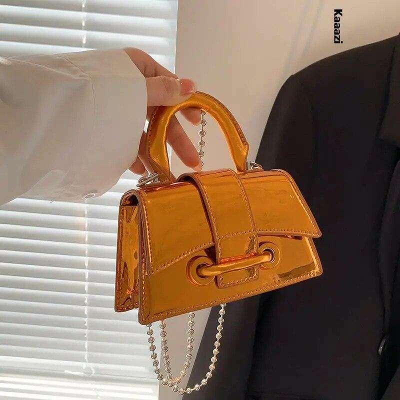 תיק יד מעוצב בעיצוב ייחודי ונוצץ