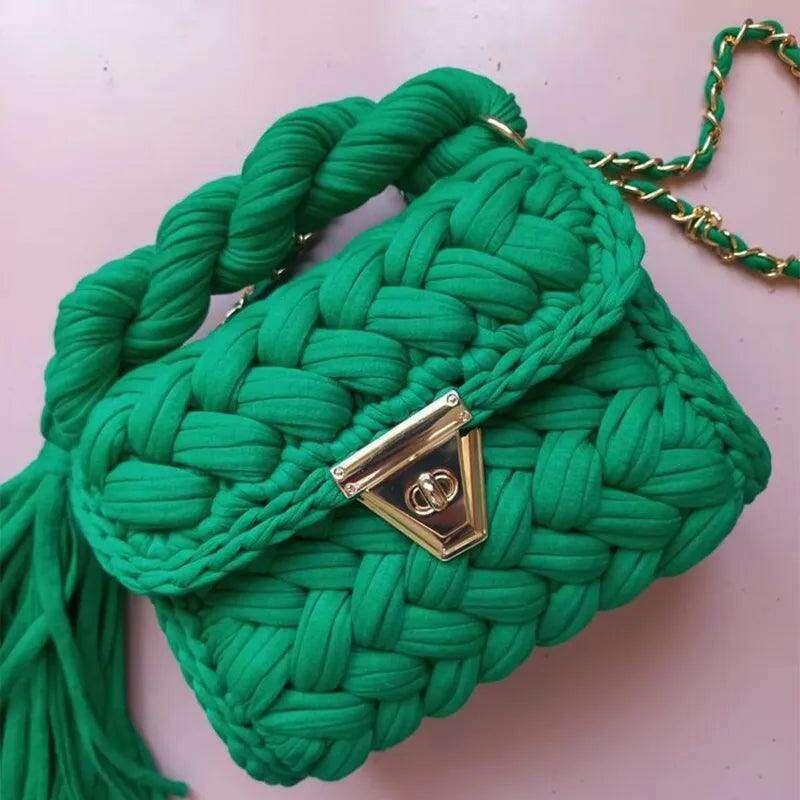 Knitted shoulder bag with a luxurious design