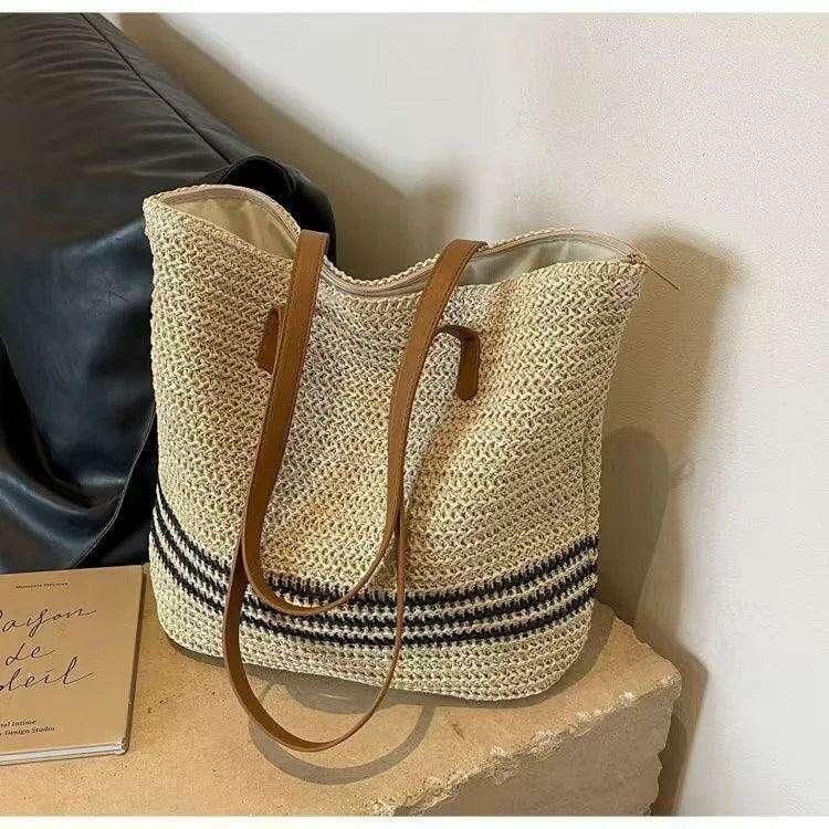 תיק קש בעיצוב אלגנטי ומודרני לנשים