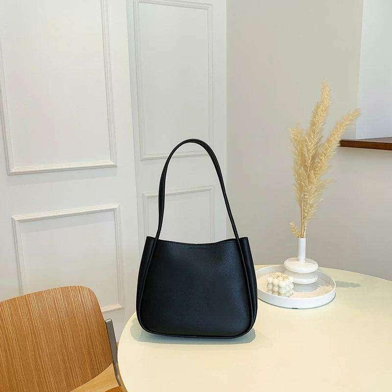 Luxury shoulder bag for women – minimalist and classic design