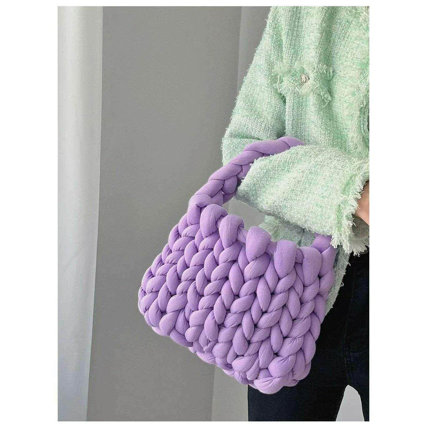 Coarse knitted shoulder bag