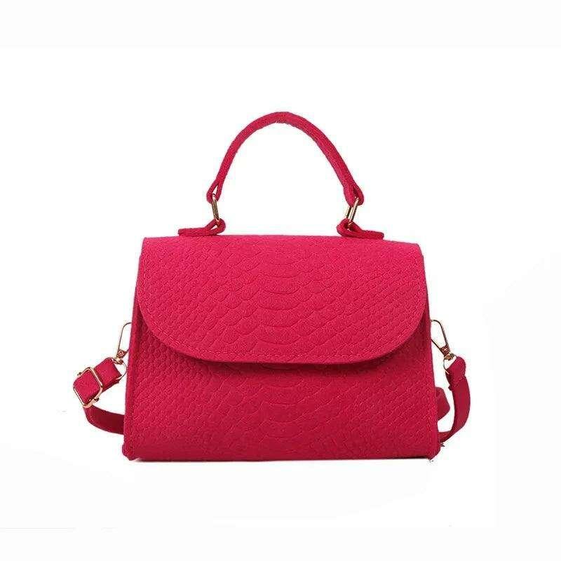 תיק יד אופנתי לנשים – סטייל שמתאים לכל סיטואציה