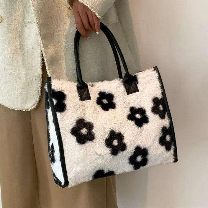 תיק פרוותי מעוצב עם דוגמת פרחים לנשים