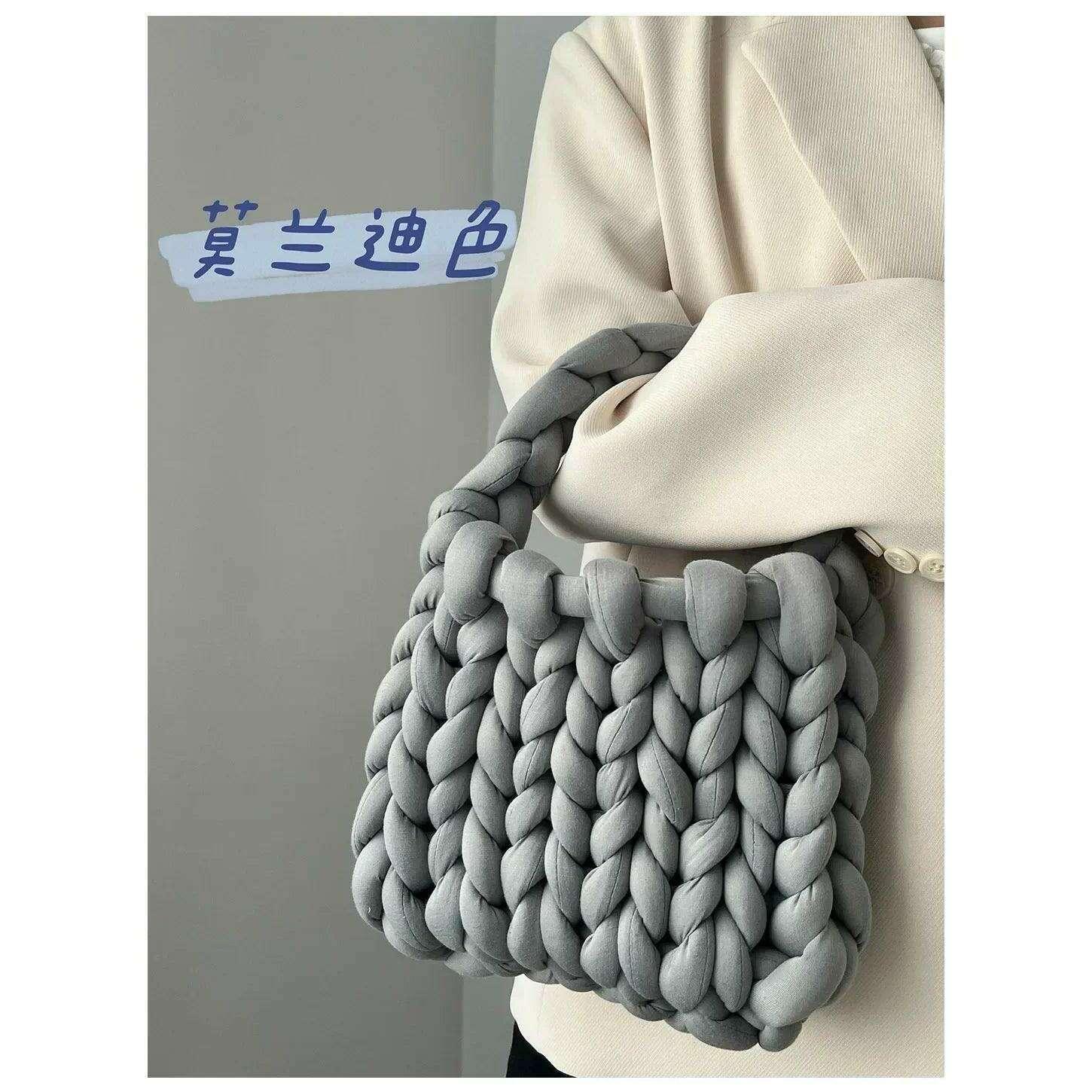 Coarse knitted shoulder bag