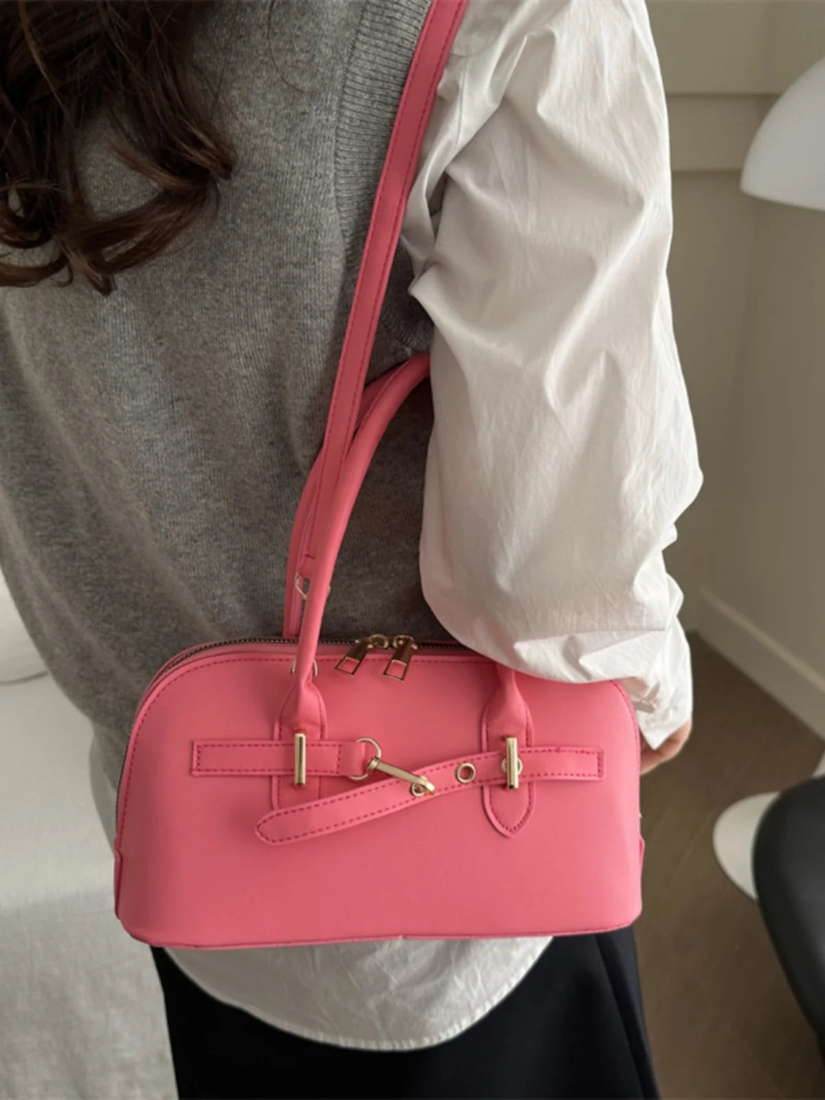 תיק כתף מרופד קטן לנשים