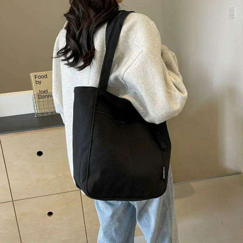 A tote bag for women with a practical and elegant design