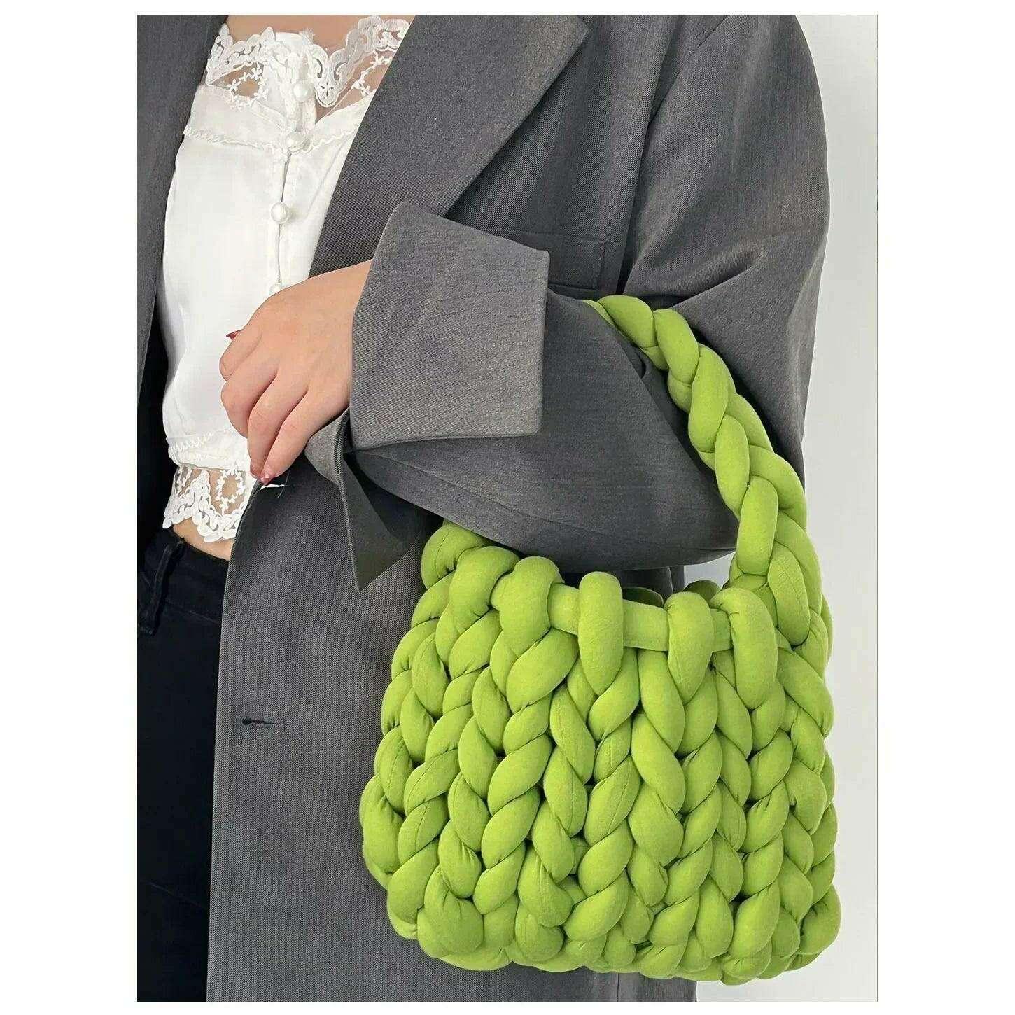 Coarse knitted shoulder bag