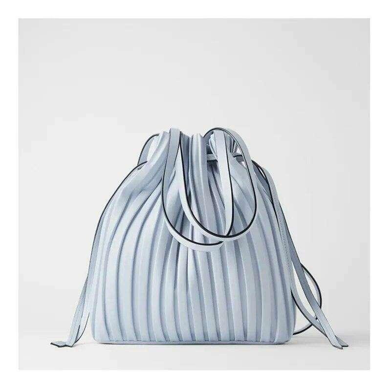 Striped sack bag with a unique and modern design