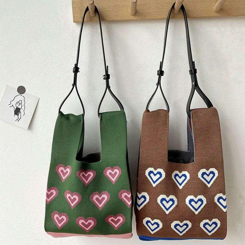 תיק בד עם דוגמת לבבות