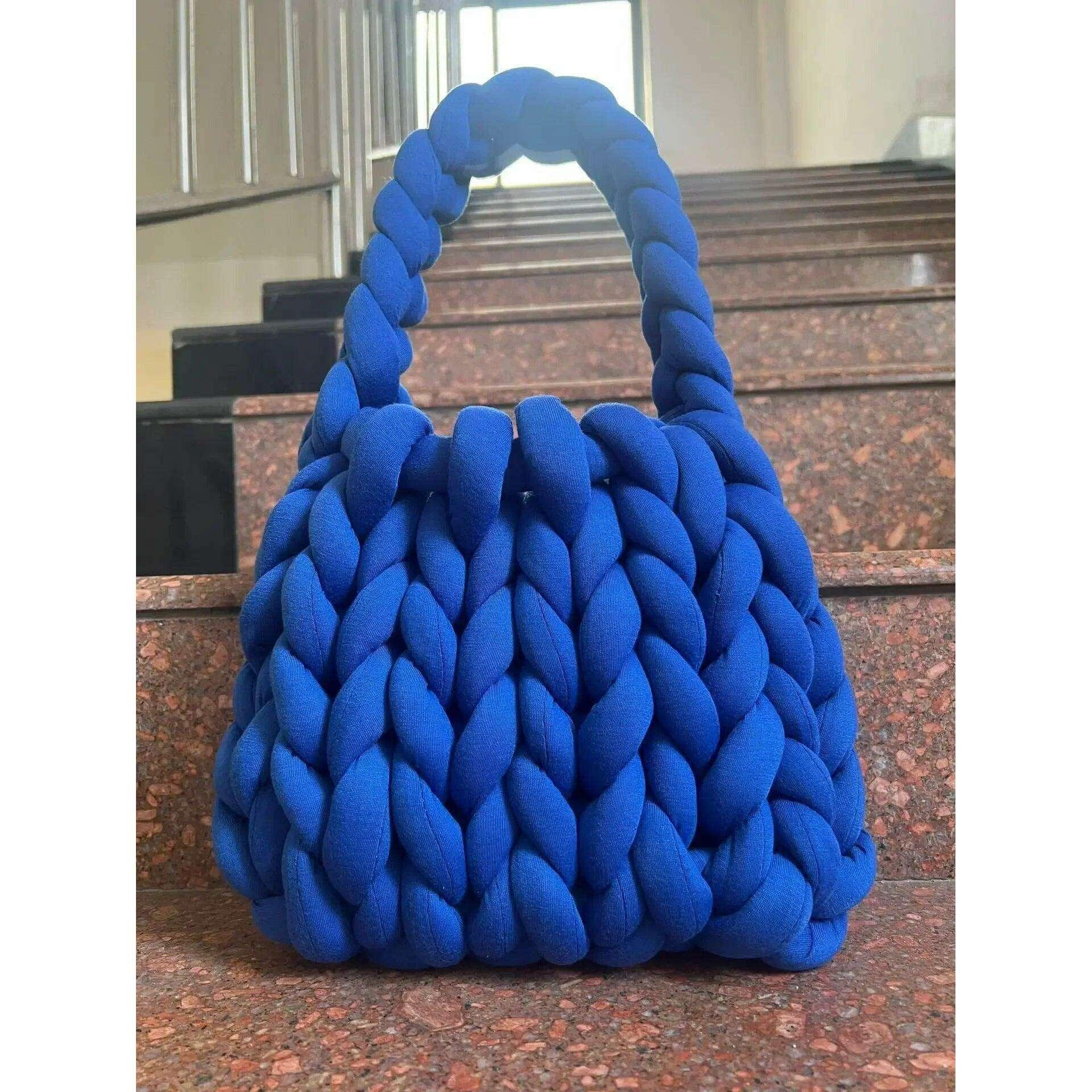 Coarse knitted shoulder bag